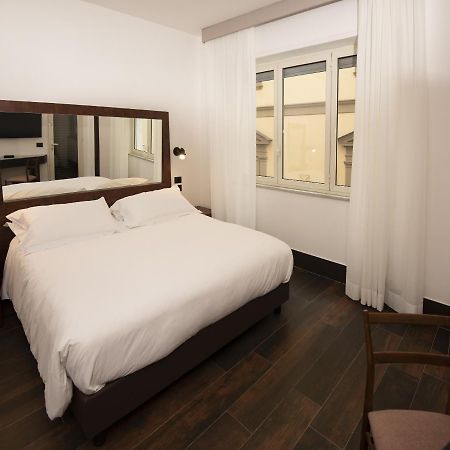 Domus Altana Hotel เนเปิลส์ ภายนอก รูปภาพ