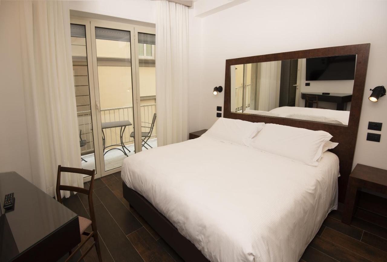 Domus Altana Hotel เนเปิลส์ ภายนอก รูปภาพ