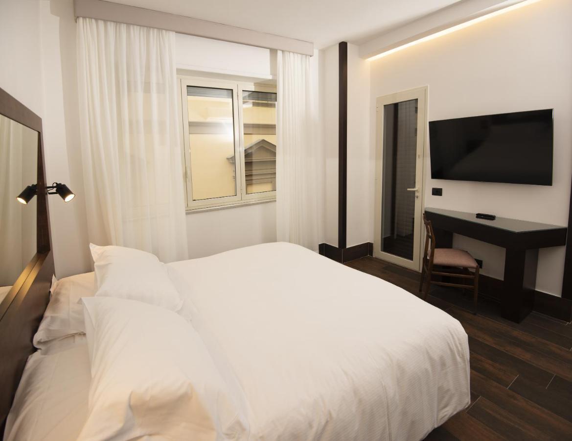 Domus Altana Hotel เนเปิลส์ ภายนอก รูปภาพ